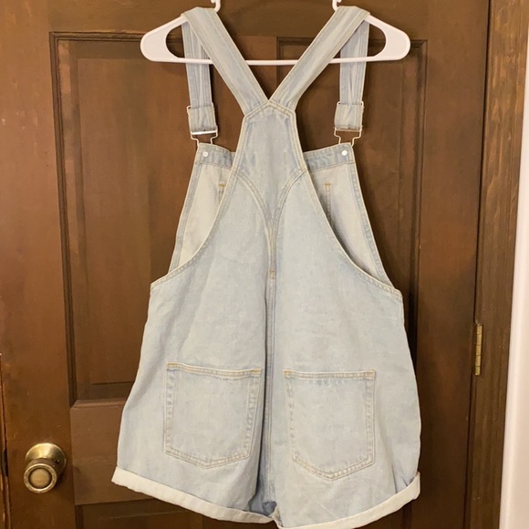 Light Wash Denim Overall Shorts - Picture 2 of 4